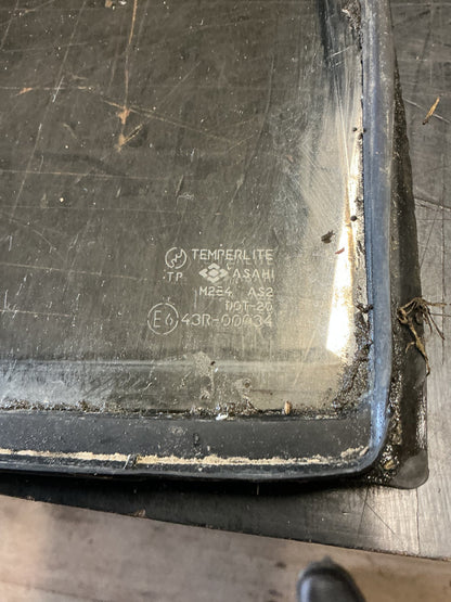1994 Isuzu Bighorn ubs69 - Left Rear Quarter Door Glass - (TAG18592)