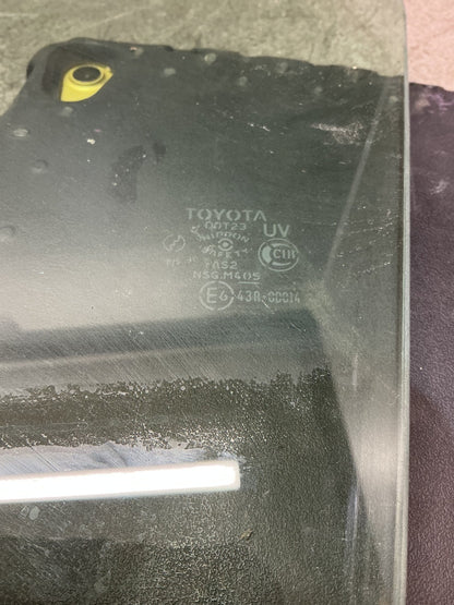 1998 Toyota RAV4 aca20 - Left Front Door Glass - (TAG19105)