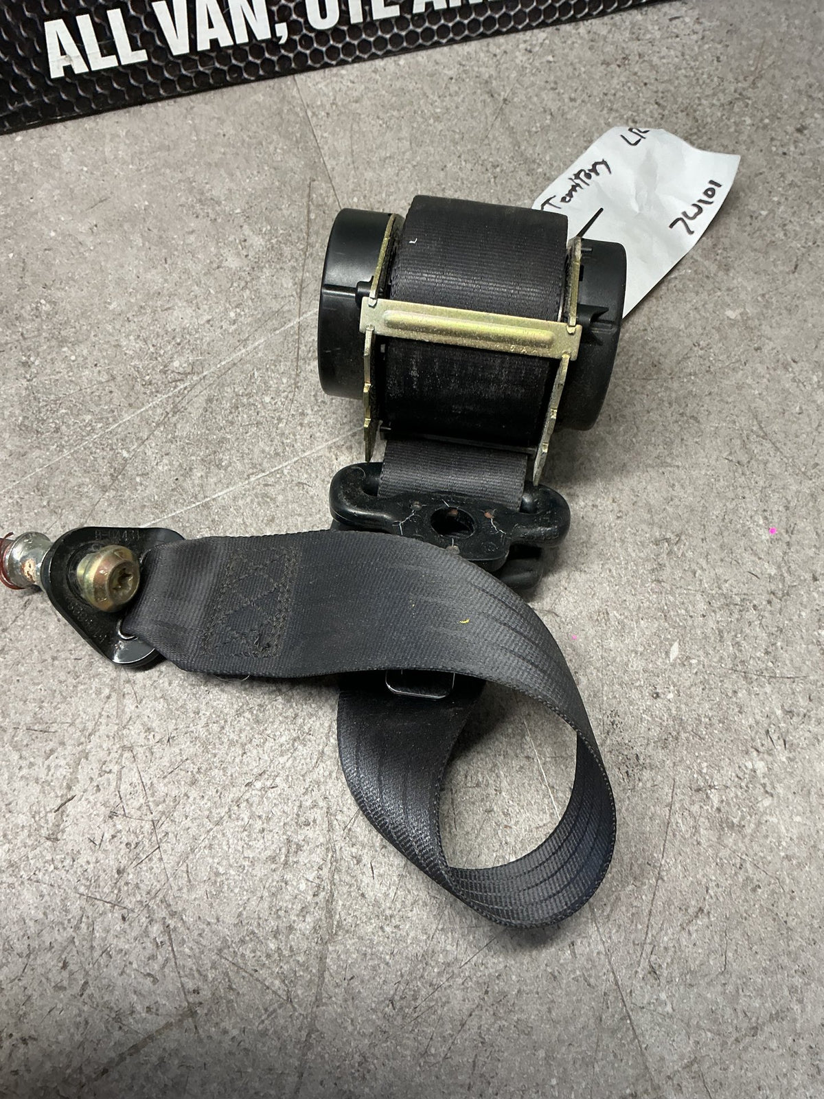 2004 Ford Territory 7W101- Left Rear Seat Belt- (TAG13583) PN: 3R73-A611B69-AF
