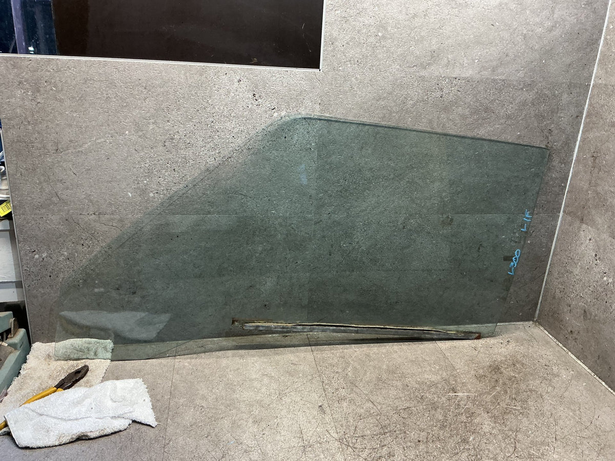1986-1995 Mitsubishi L300 - Left Front Door Glass - (TAG19076)