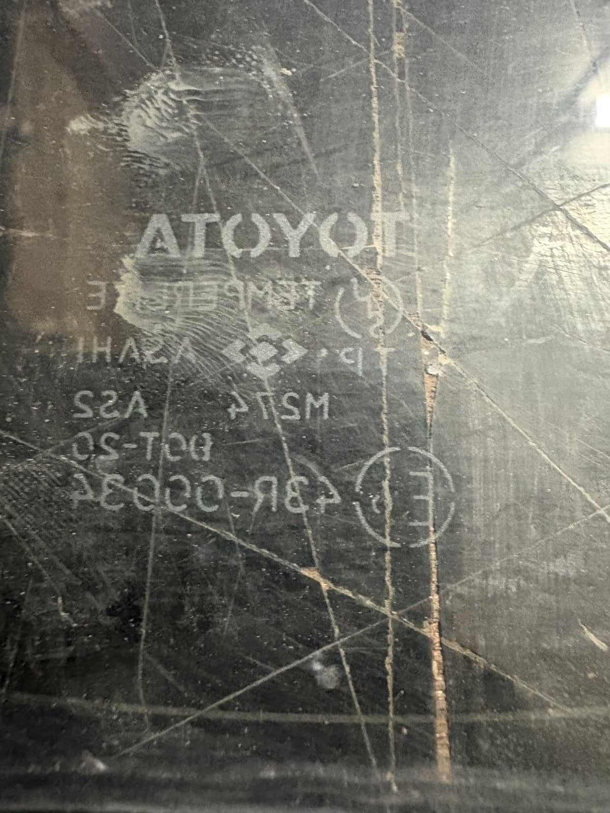 1998-2004 Toyota Hiace - Rear Cargo Glass - (TAG18872)