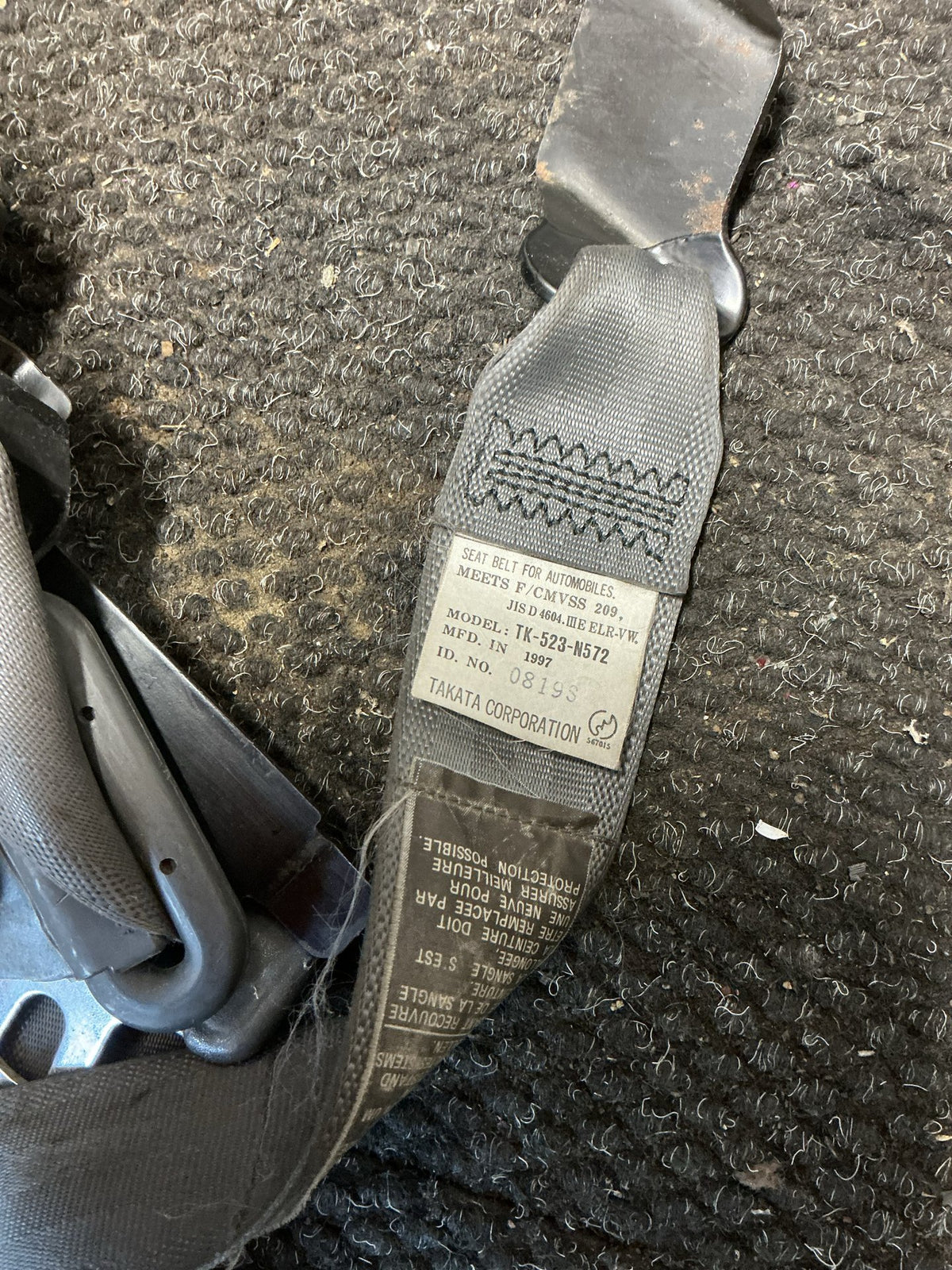 1997 Mitsubishi Pajero II V2*C- Left Front Seat Belt- (TAG9666) PN: TK-523-N572