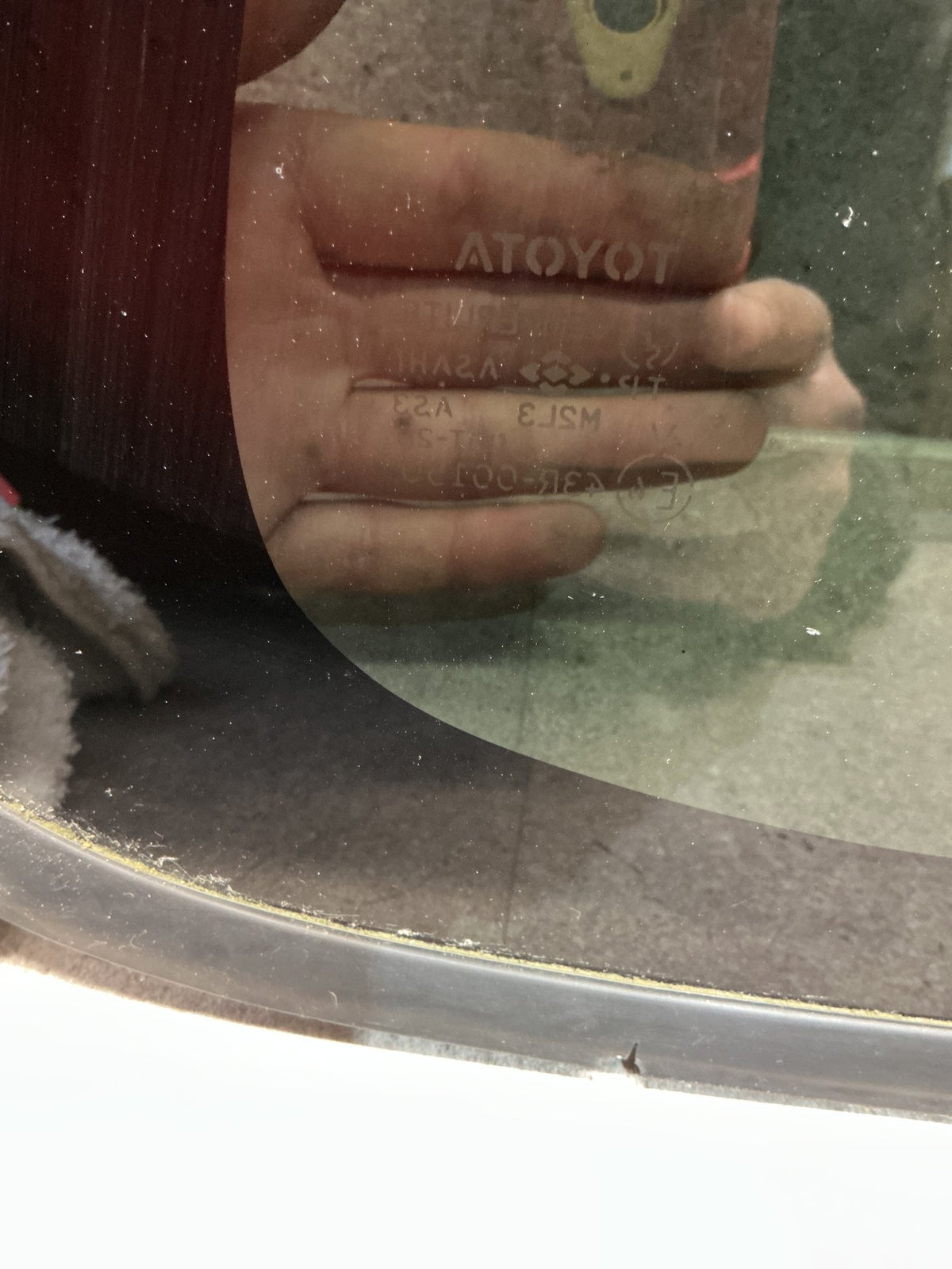 1995-1998 Toyota Hilux III N180- Right Rear Cargo Glass- (TAG16143)