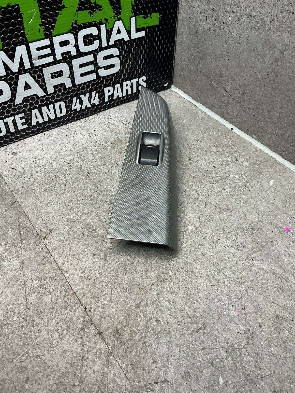 2005 Toyota Hilux VII N20- Left Rear Window Switch- (TAG13697)