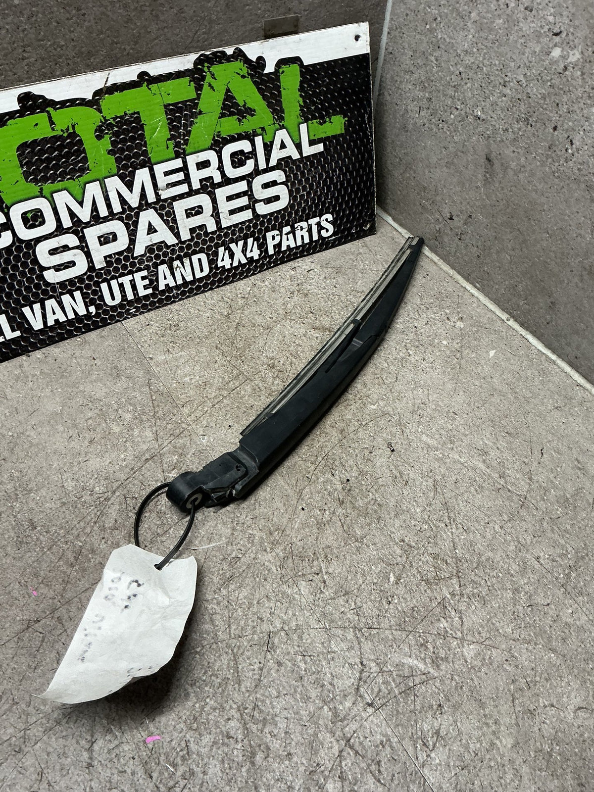 2010 Suzuki Vitara- Rear Wiper Arm- (TAG16937)