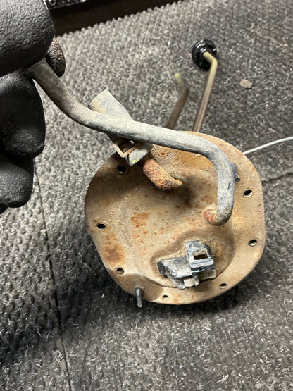 2004 Ford Courier- Fuel Sending Unit- (TAG10621)