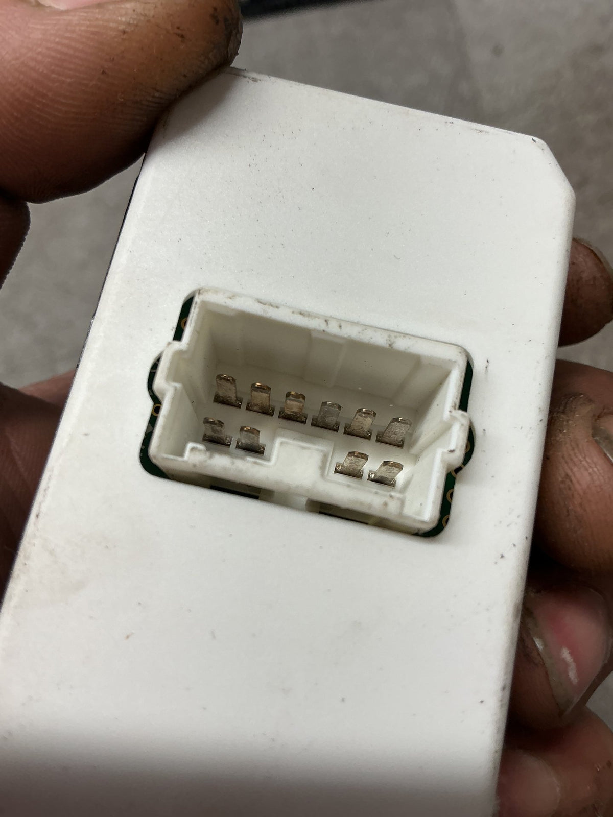 2009-2015 Great Wall V240- Left Front Window Switch- (TAG15958)