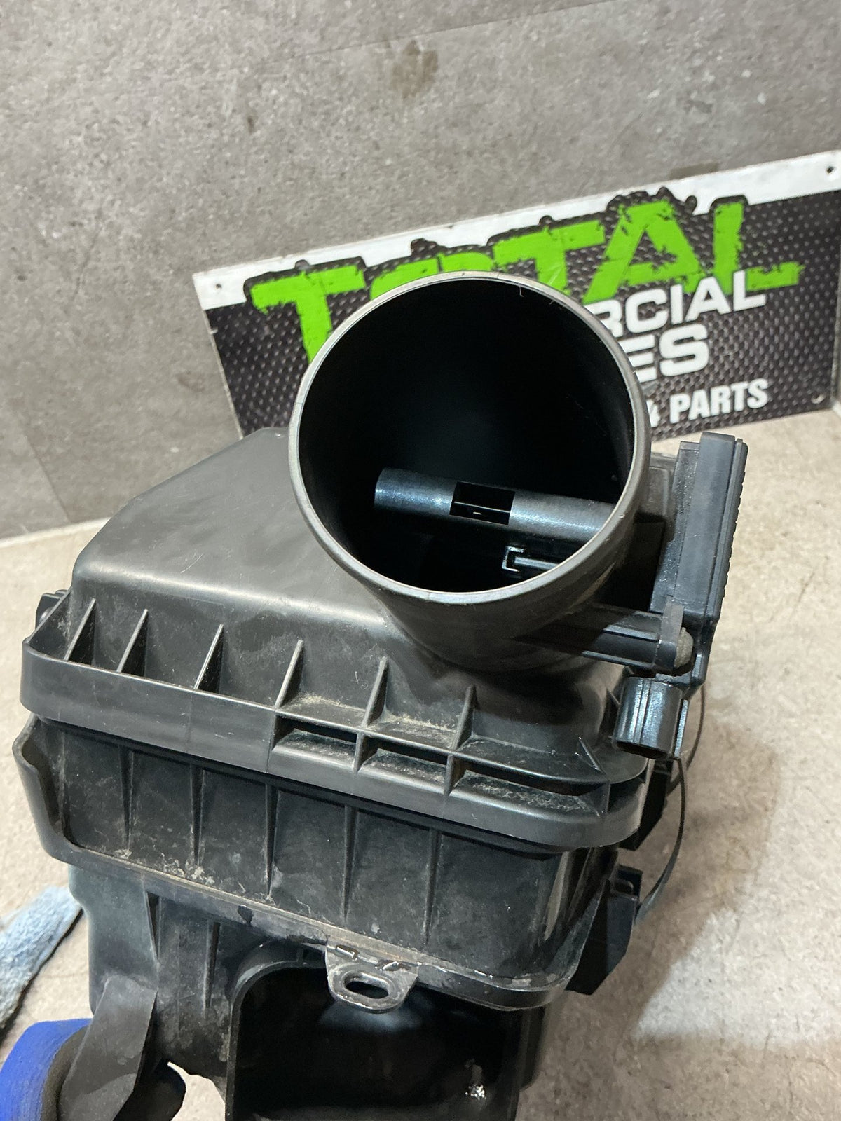 2007 Mitsubishi Outlander- Air Cleaner Assembly EFI Air Box- (TAG16072)