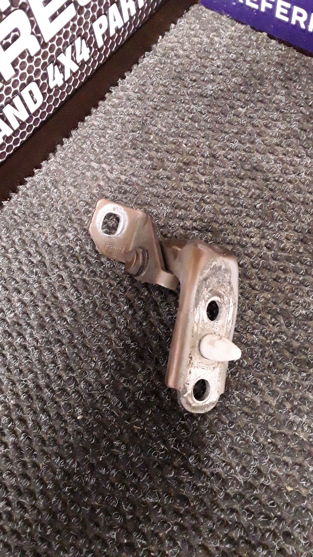 2015 Ford EcoSport TITANIUM 1.5- Right Front Door Top Hinge- (TAG6648)