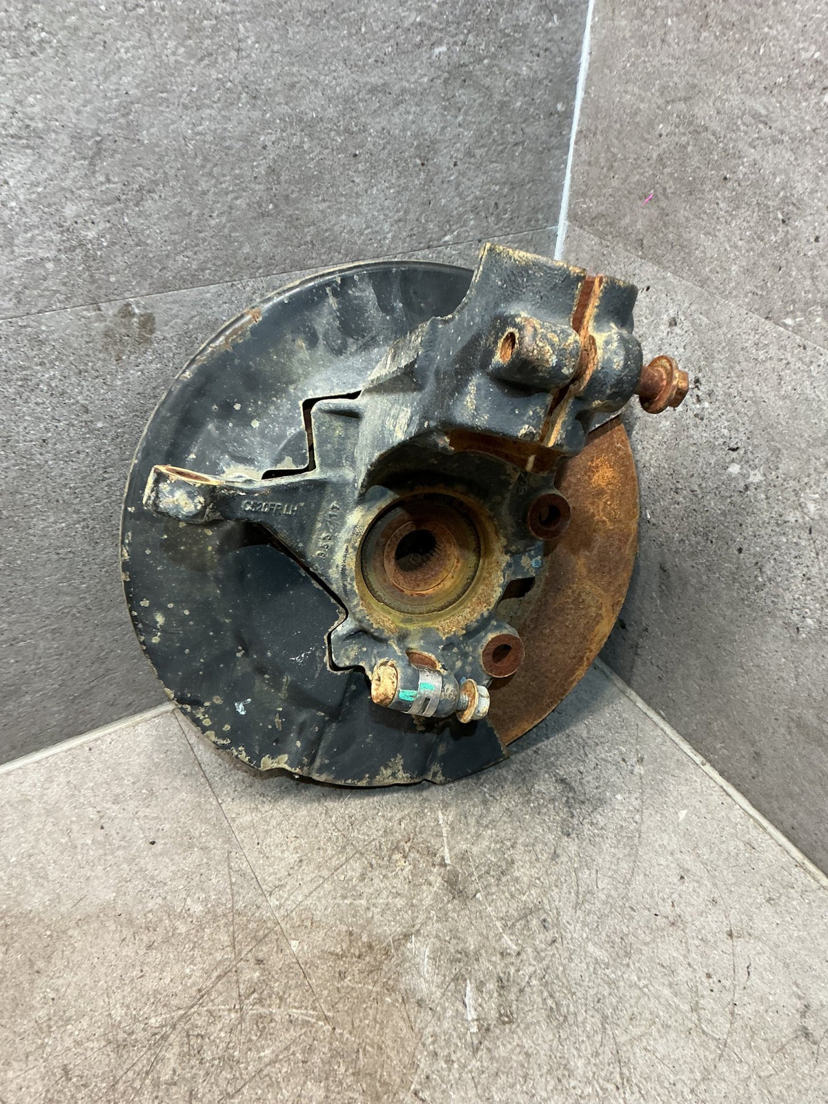 2014 Ford Kuga- Left Front ABS Hub- (TAG17463)