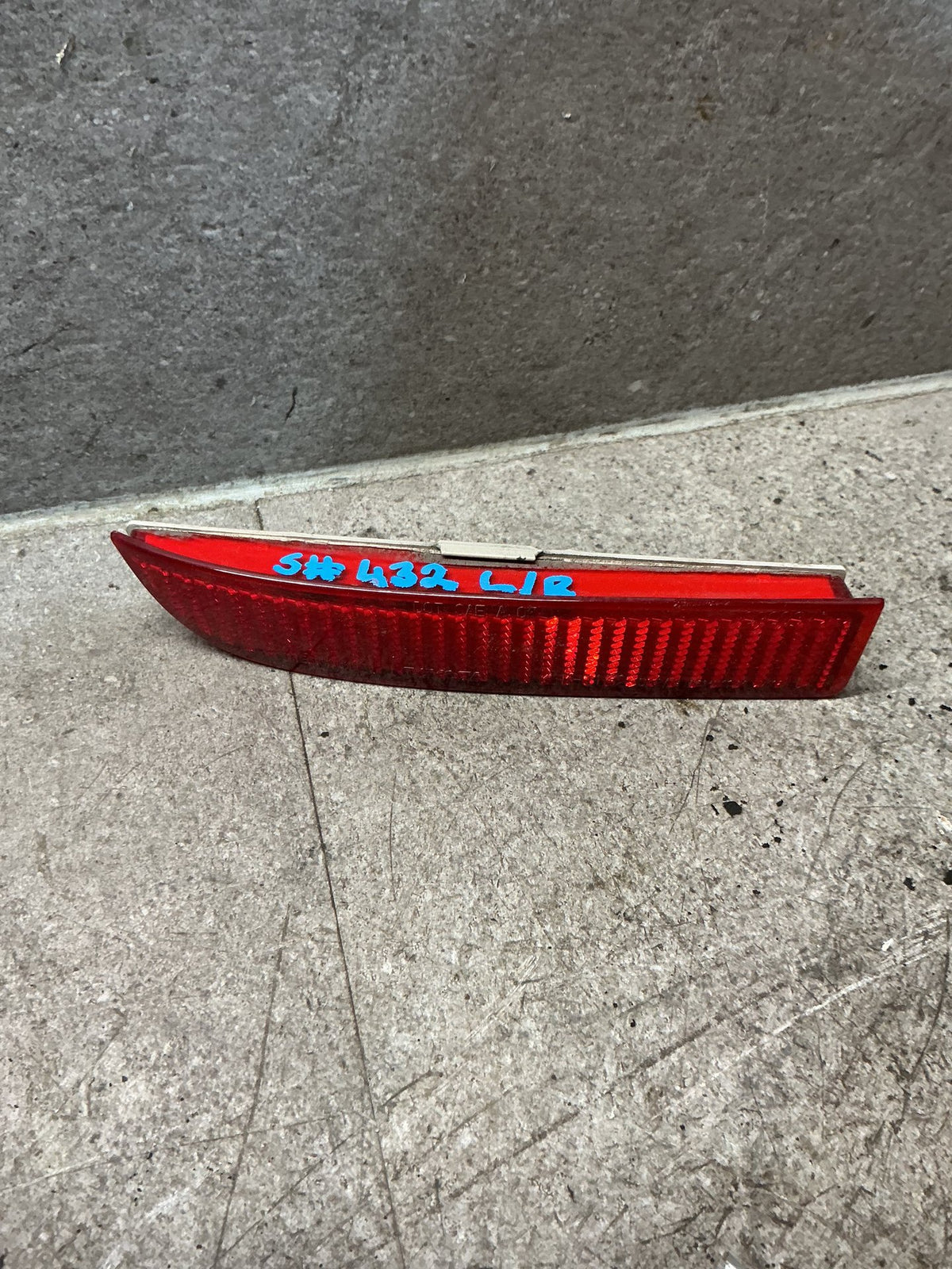 2008 Toyota Vanguard ACA33 - Left Rear Bumper Reflector - (TAG19269)