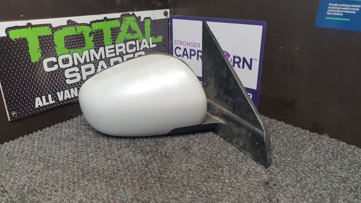 2017 Suzuki Grand Vitara JLXWA 2.4 5DR- Right Door Mirror- (TAG5808)