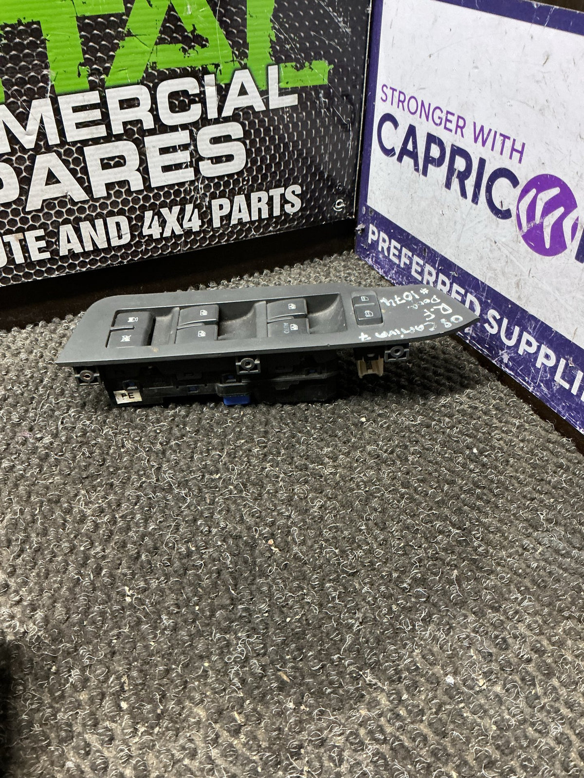 2008 Holden Captiva 7 1W070- Master Power Window Switch- (TAG9919)
