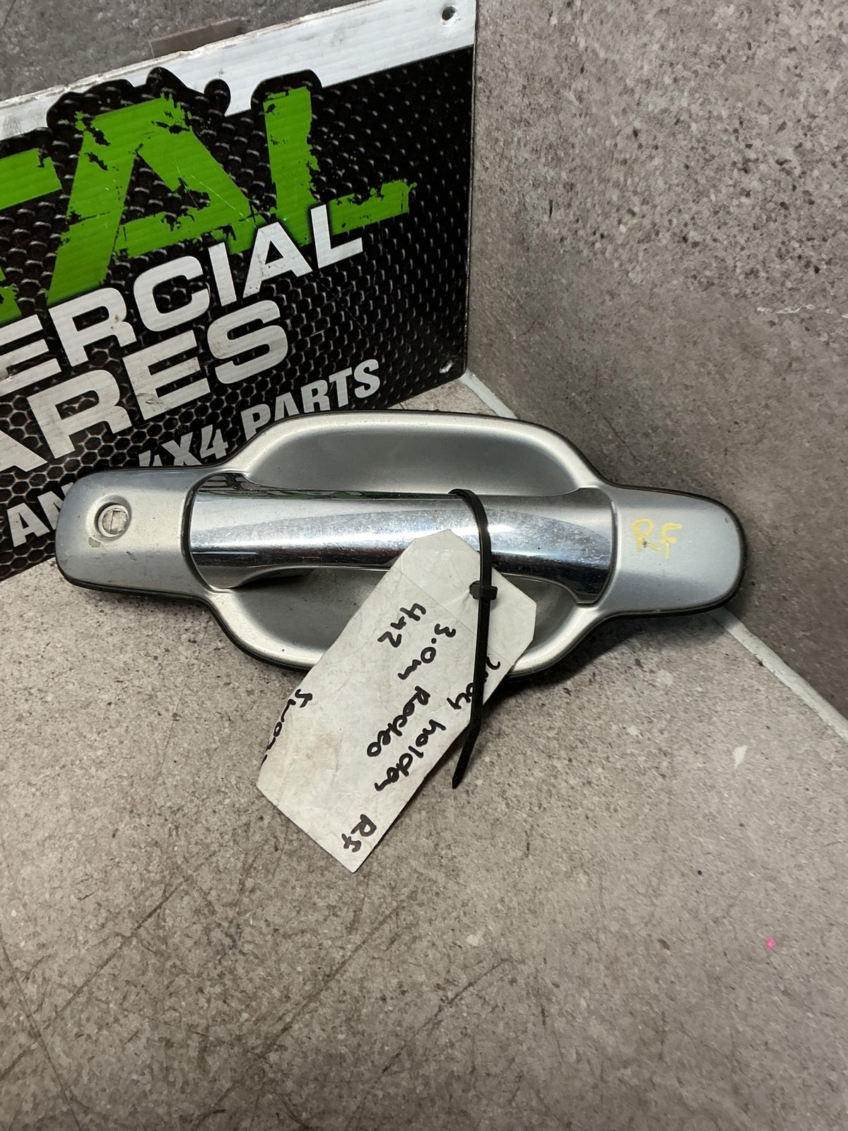 2004 Holden Rodeo 5W037- Right Front Door Exterior Handle- (TAG14745)