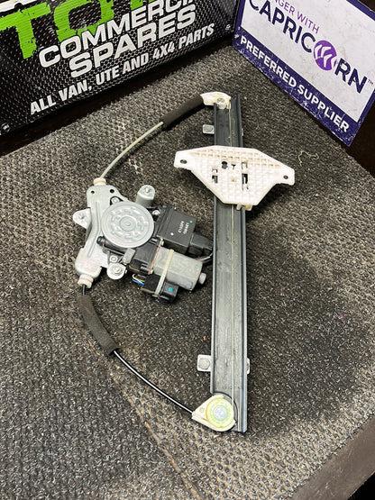 2006 Mitsubishi Outlander- Right Front Window Regulator/Motor- (TAG8994)