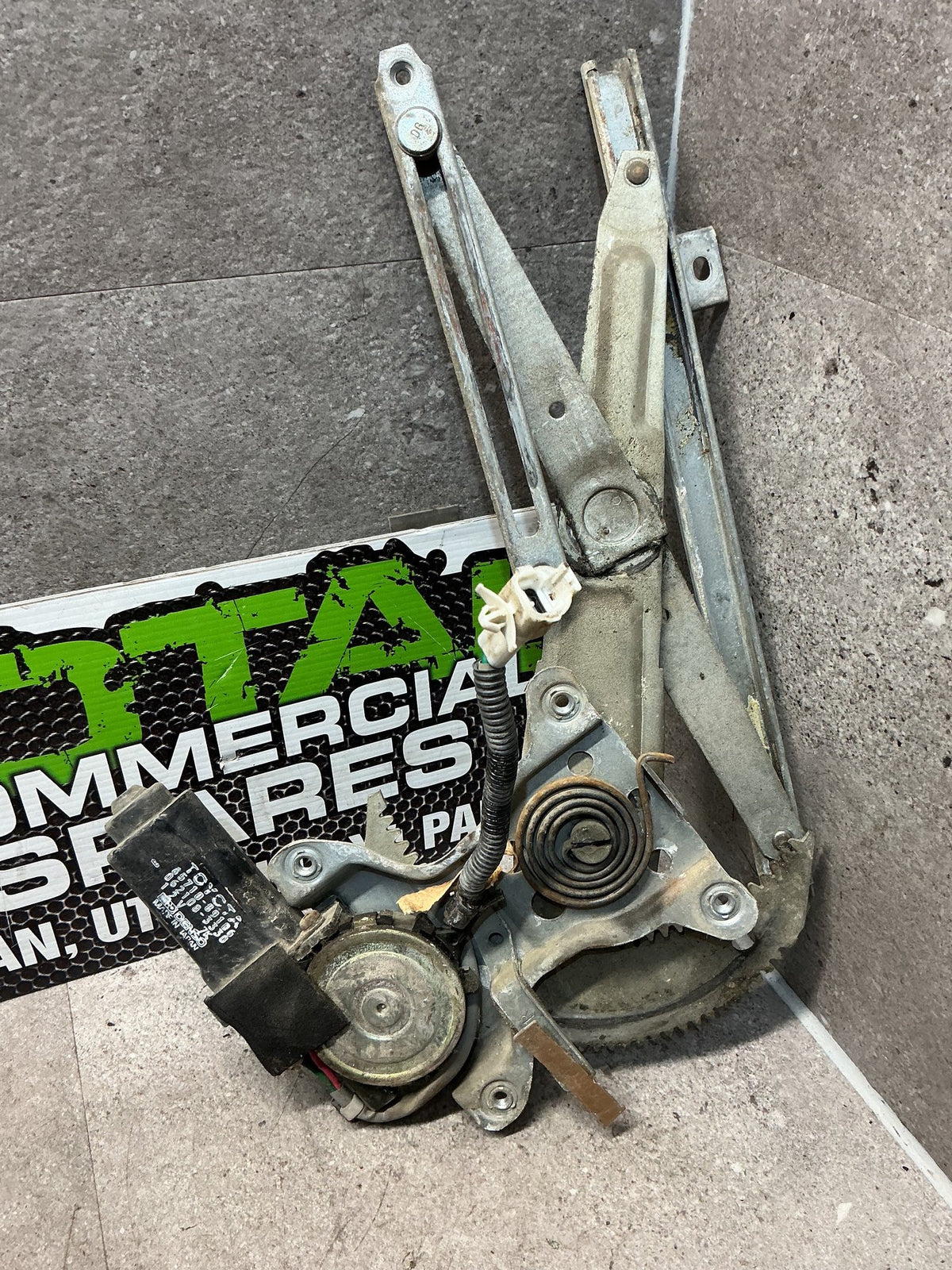 1994 Toyota Hilux Surf KZN130- Right Rear Window Regulator/Motor- (TAG13547)