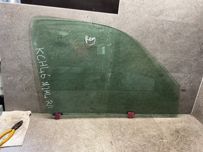 1990-2002 Toyota Regius KCH46 - Right Front Door Glass - (TAG19048)