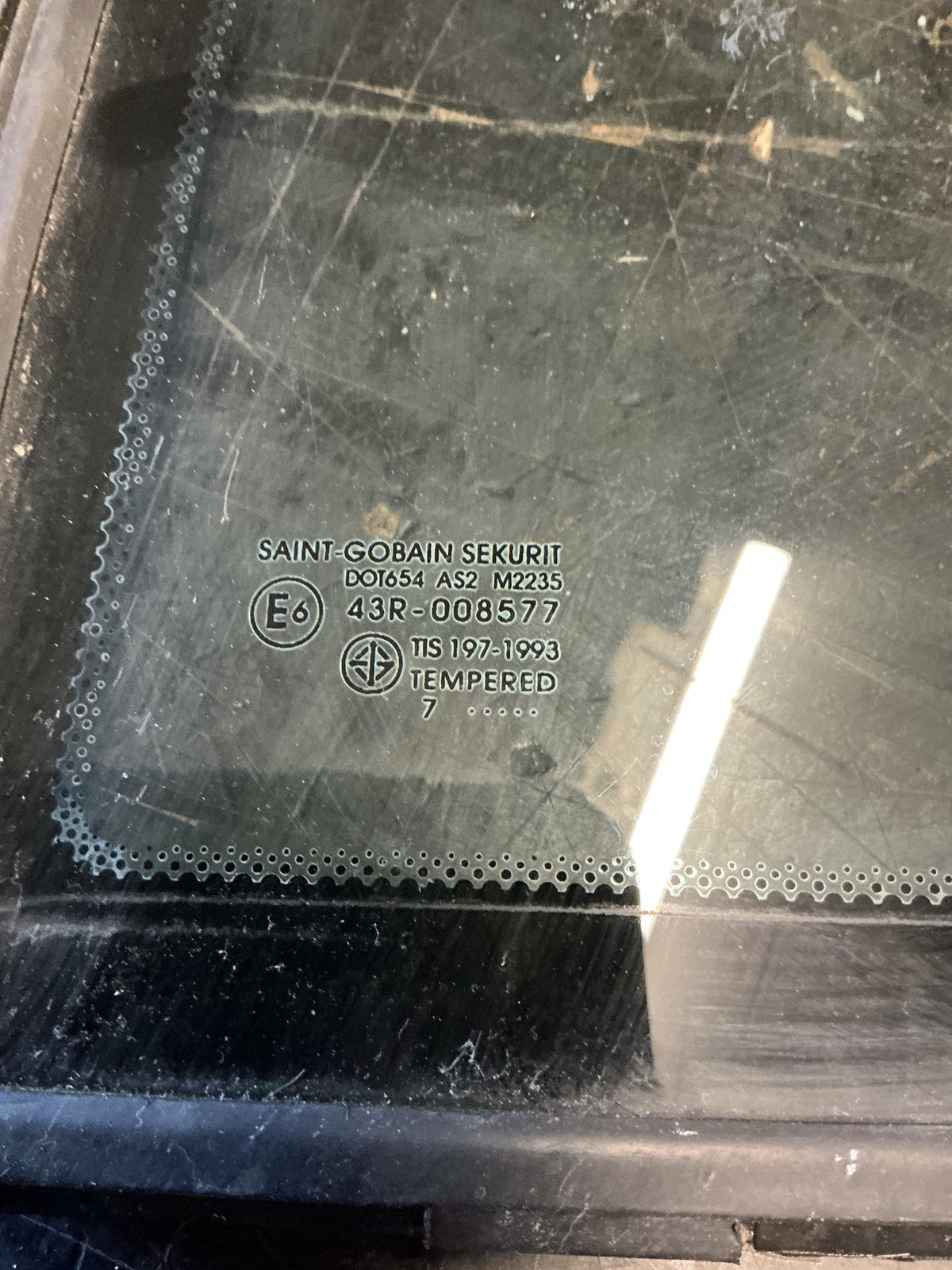 2010 Holden Commodore VE - Left Rear Quarter Door Glass - (TAG18561)