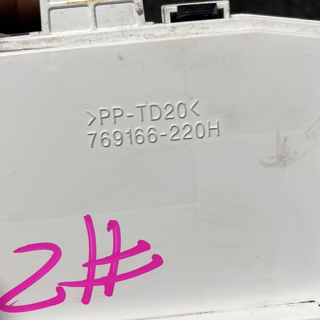 Instrument Cluster- (TAG8083), 2006, Mitsubishi, Outlander, II CW*W