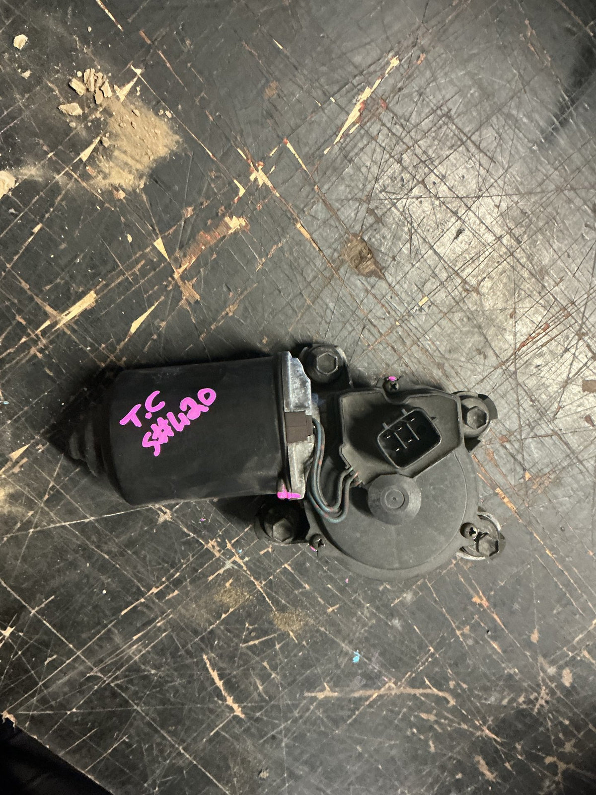 1993 Toyota Land Cruiser HDJ81- Front Wiper Motor- (TAG17354)