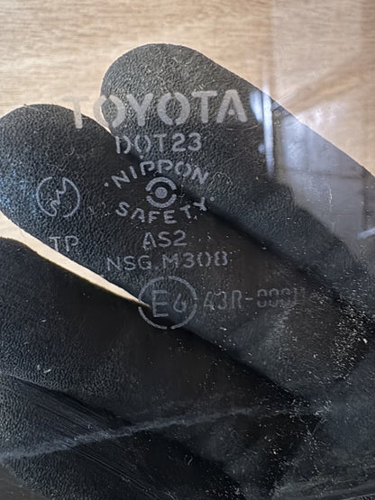 1994 Toyota RAV4 SXA10 - Left Front Door Glass - (TAG19112)