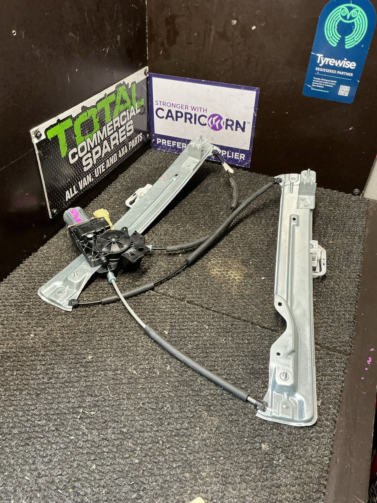 2013 Ford Kuga II TF- Left Front Window Regulator/Motor- (TAG9635) PN: CJ54S23201BL
