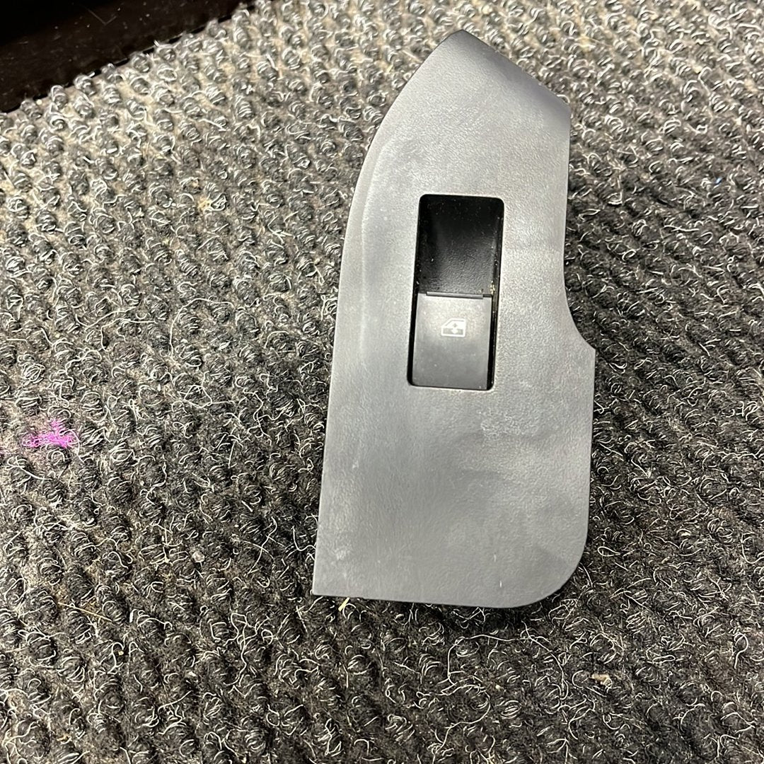 2017 Holden Captiva- Left Rear Window Switch- (TAG7981)