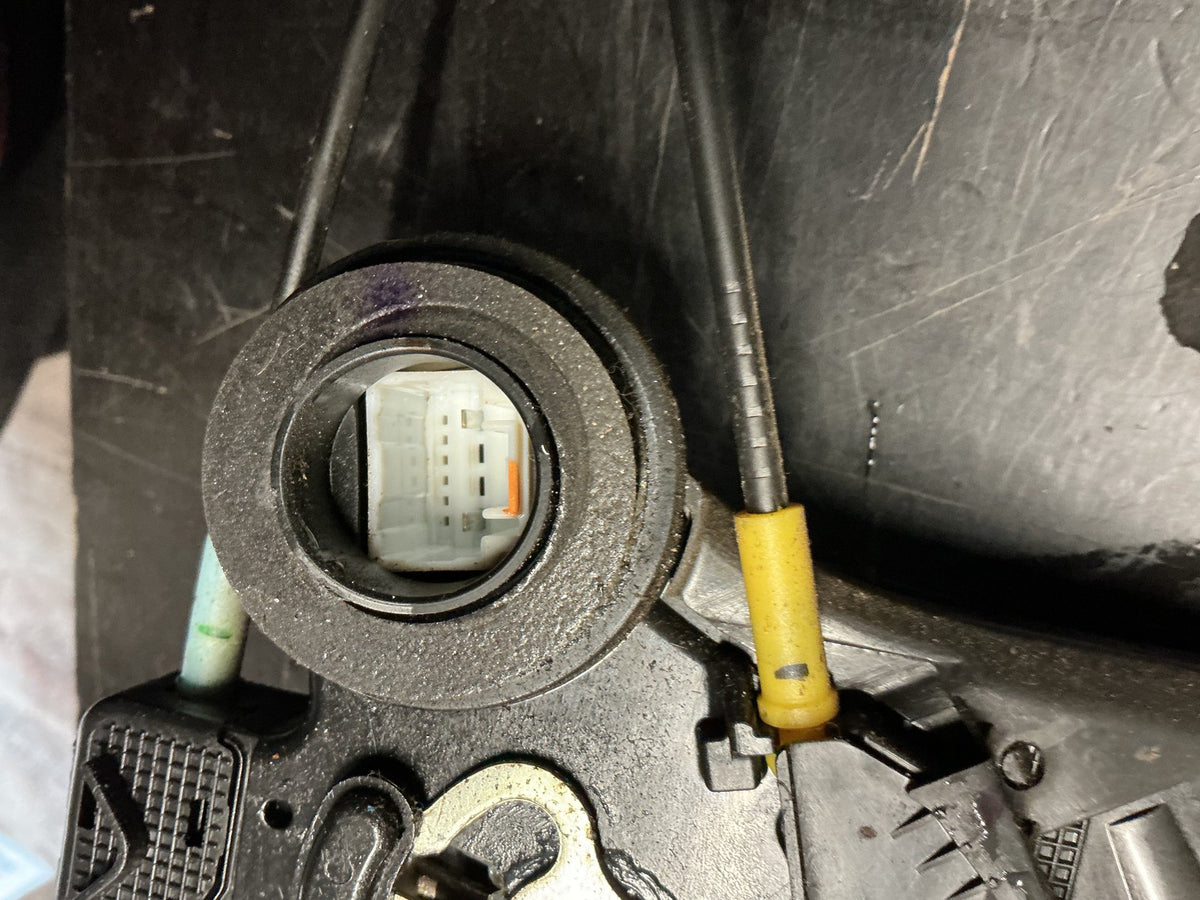 2014 Toyota Hilux- Right Rear Lock Mechanism- (TAG10461)