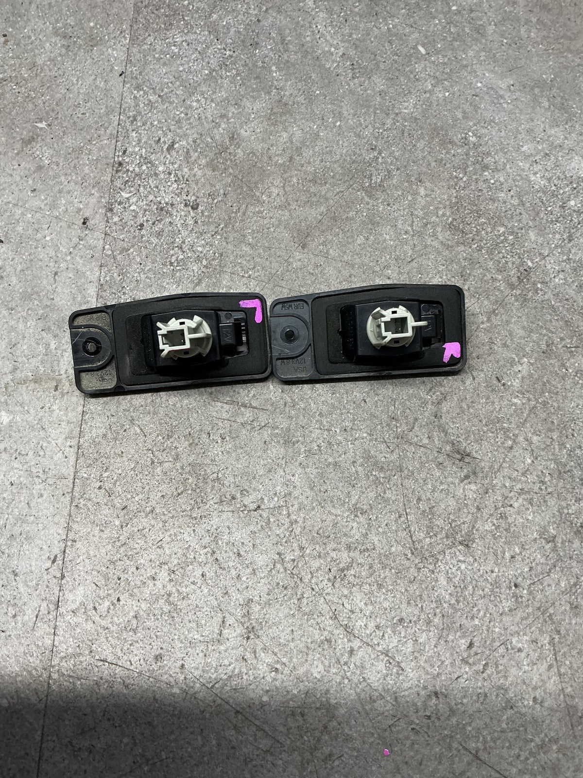 2016 Nissan X-Trail T32- Number Plate Lamp- (TAG12674)