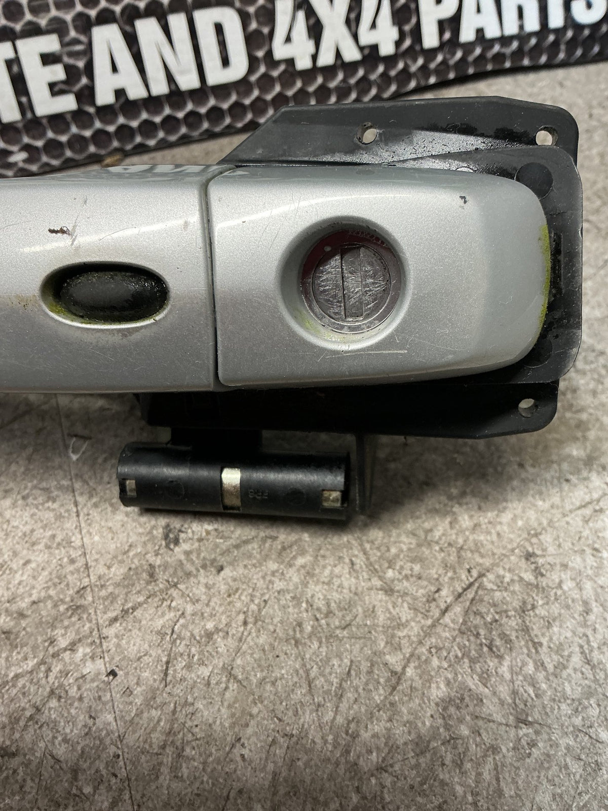 2003-2006 Suzuki Grand Vitara I FT- Right Front Door Exterior Handle- (TAG16571)