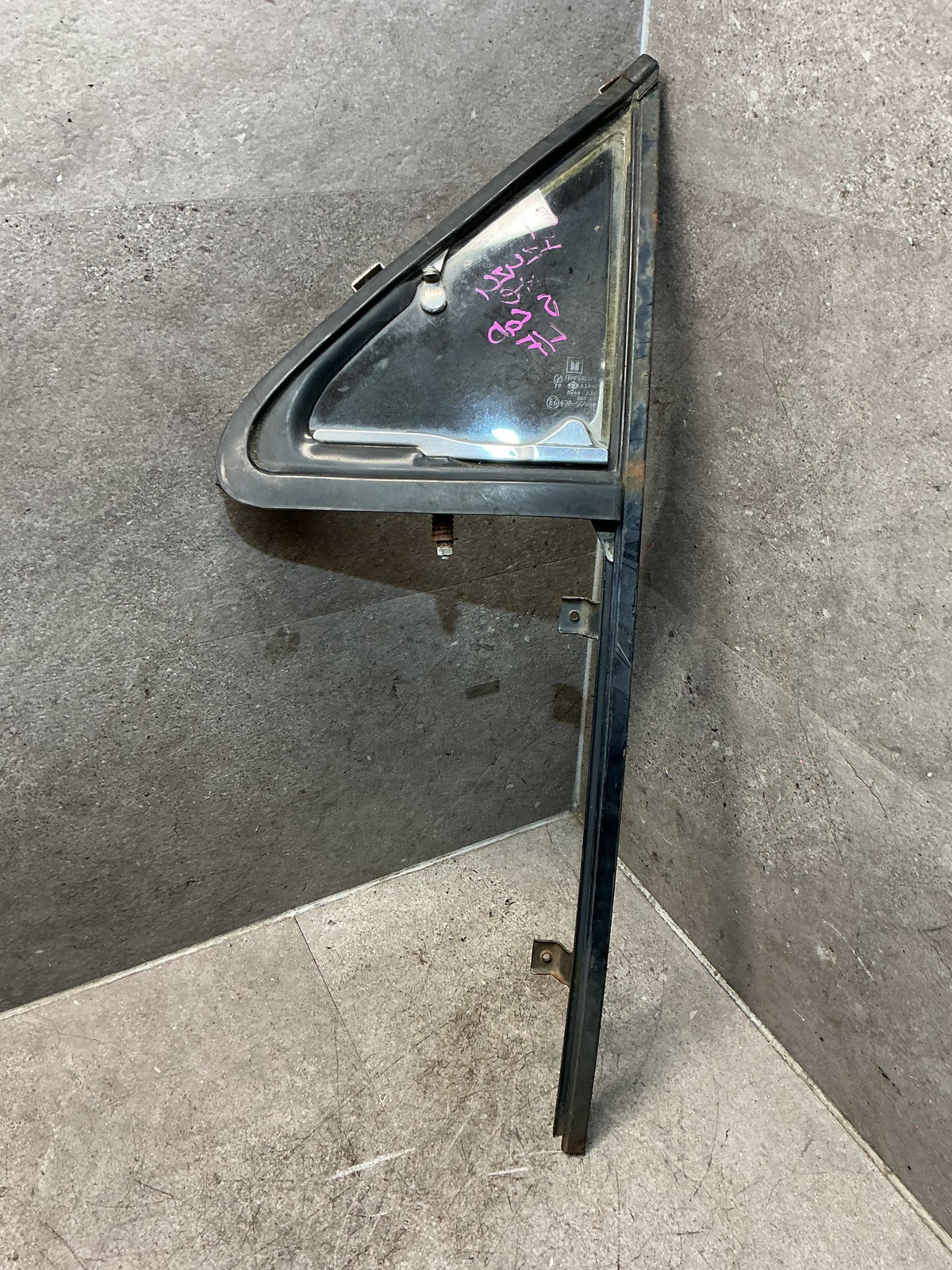 1988-1993 Isuzu Rodeo - Left Front Quarter Door Glass - (TAG18802)
