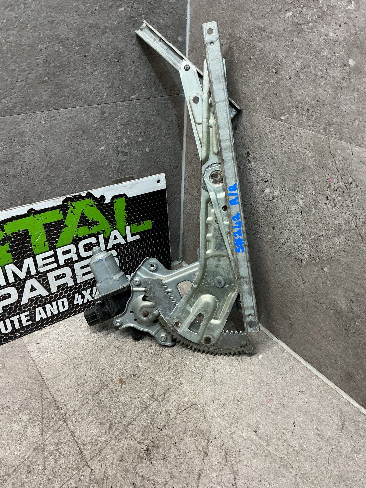 2007 Mitsubishi Delica CV5W- Right Rear Window Regulator/Motor- (TAG15255)