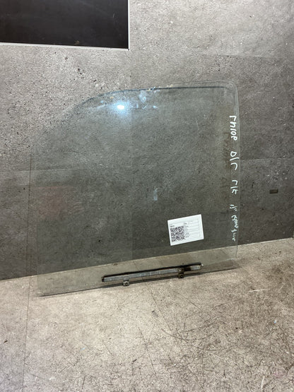 1994 Toyota Hilux LN106 - Left Front Door Glass - (TAG19111)