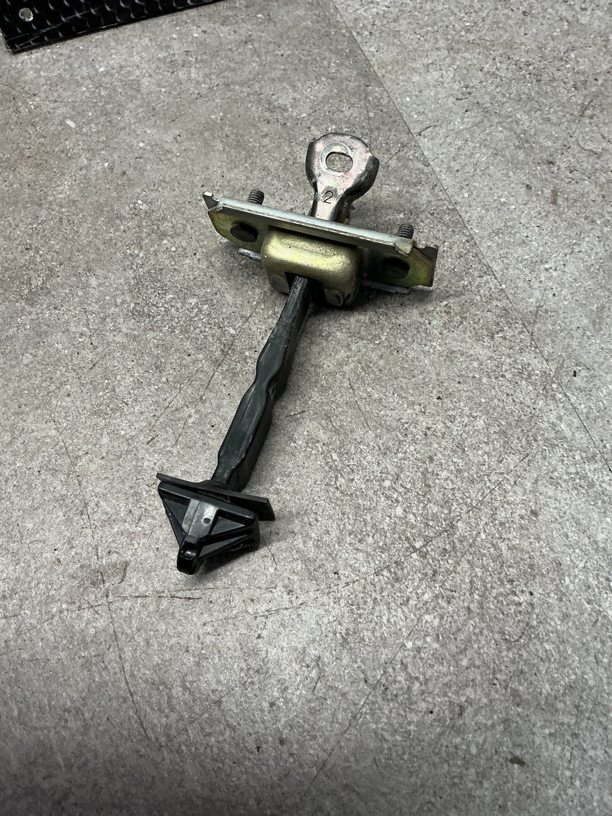 2005 Ford Escape EPFWF- Right Rear Check Strap- (TAG12215)