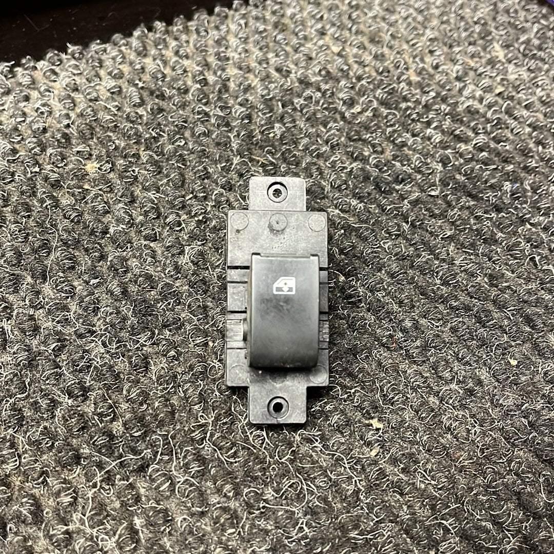 2017 Holden Captiva- Left Front Window Switch- (TAG7934)