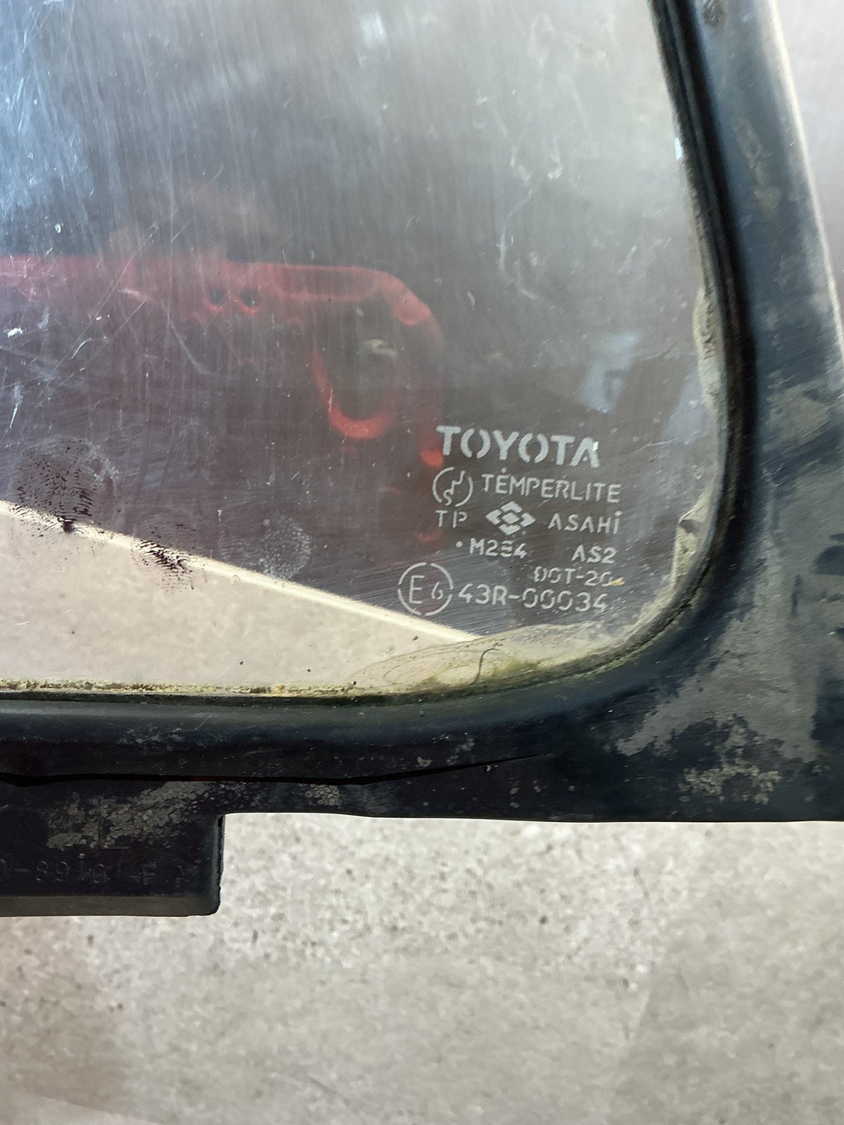 1992 Toyota Hilux Surf - Left Rear Quarter Door Glass - (TAG18578)