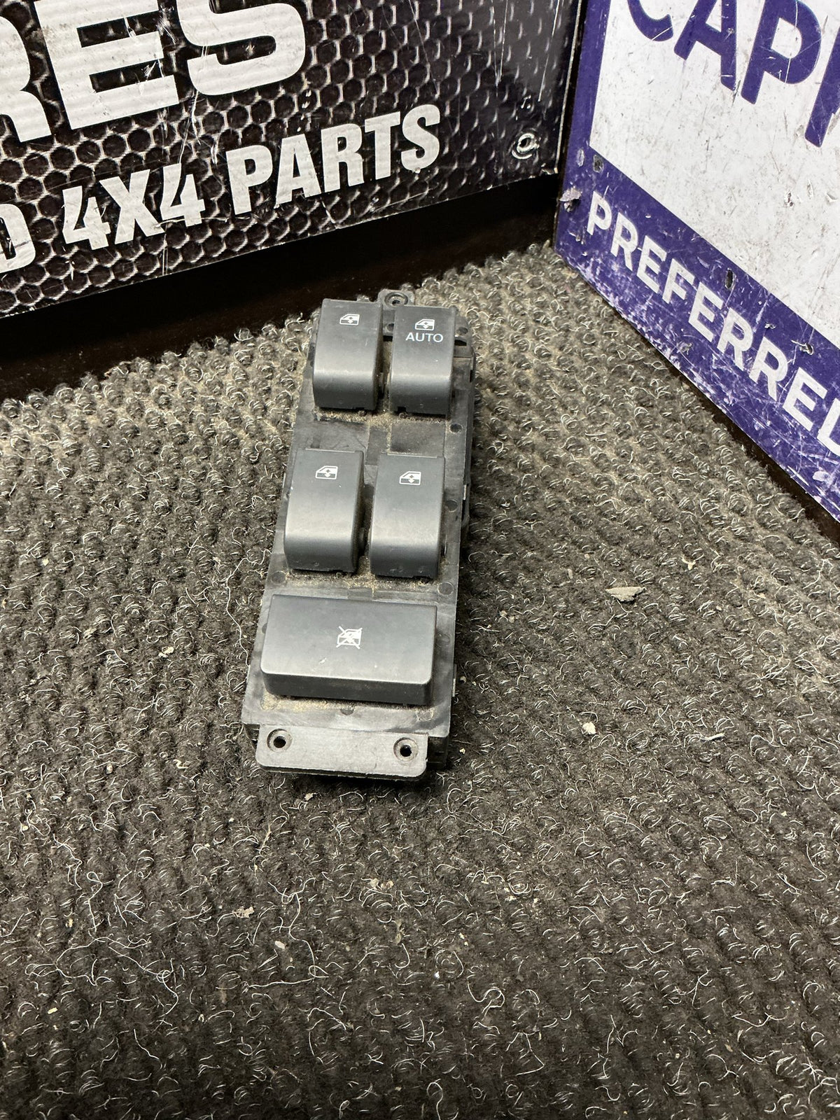 2008 Holden Captiva 7- Master Power Window Switch- (TAG9920)