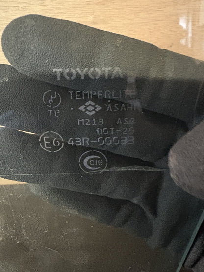 1994 Toyota Hilux LN147 - Left Front Door Glass - (TAG19116)