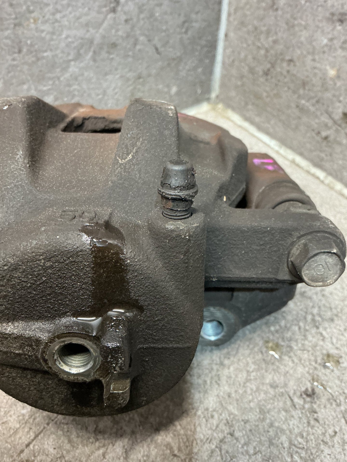 2013 Suzuki Vitara - Left Front Caliper - (TAG18161)