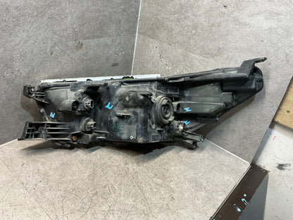 2017 Toyota Hilux- Right Headlight- (TAG16445)