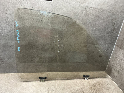 1994 Toyota Hilux Surf KZN130 - Right Front Door Glass - (TAG18999)