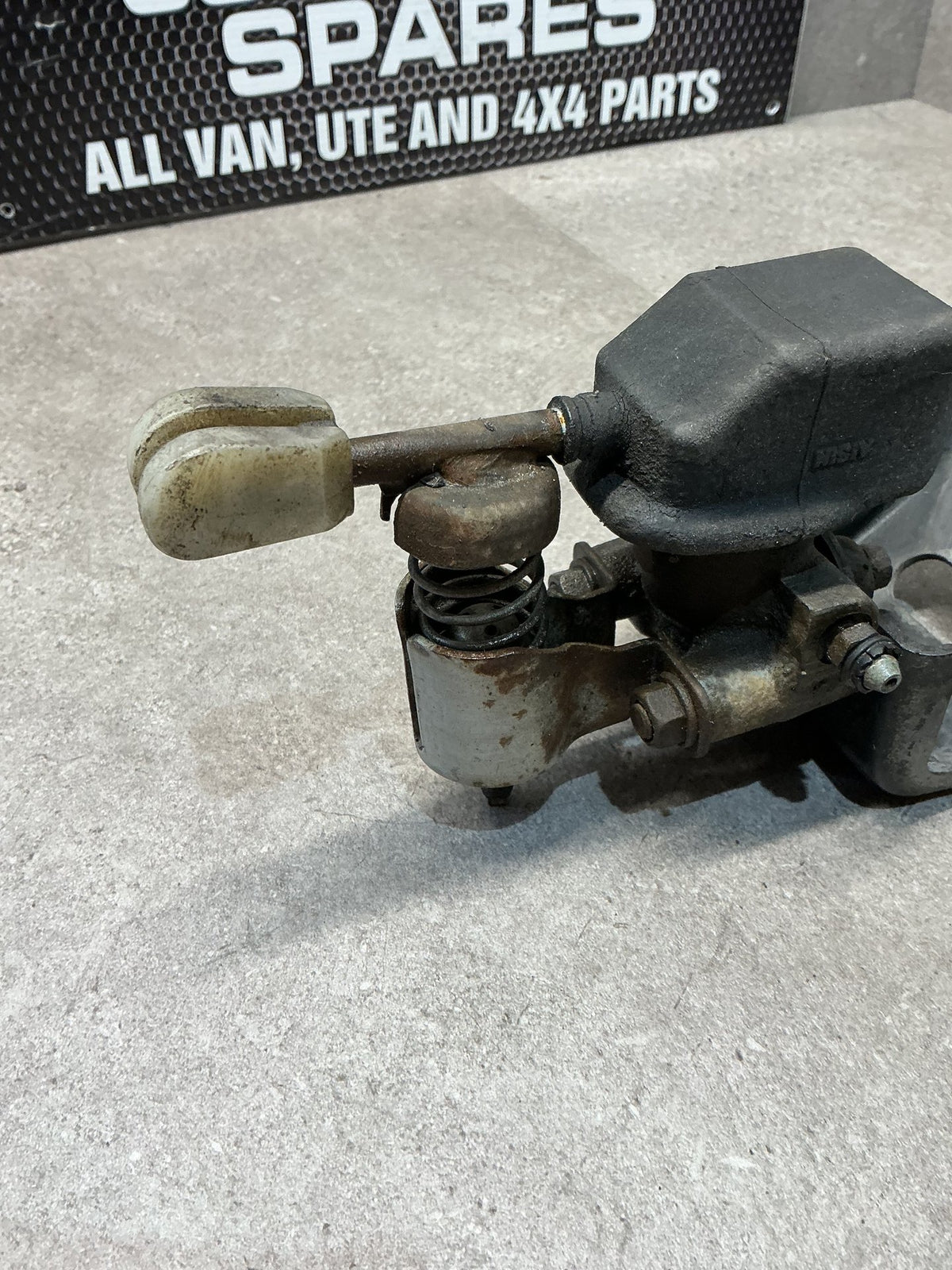 1993-2003 Toyota Hiace IV H100- Brake Proportioning Valve- (TAG11768)