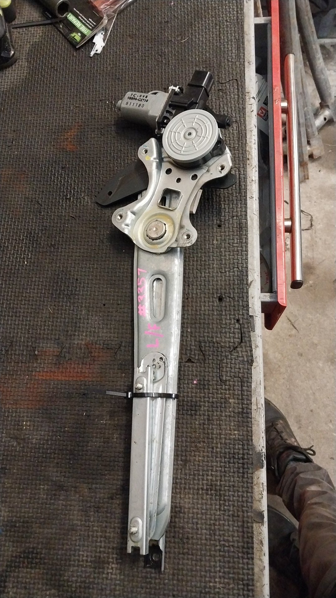 2016-2020 Holden Trailblazer RG- Left Front Window Regulator/Motor- (TAG3357)