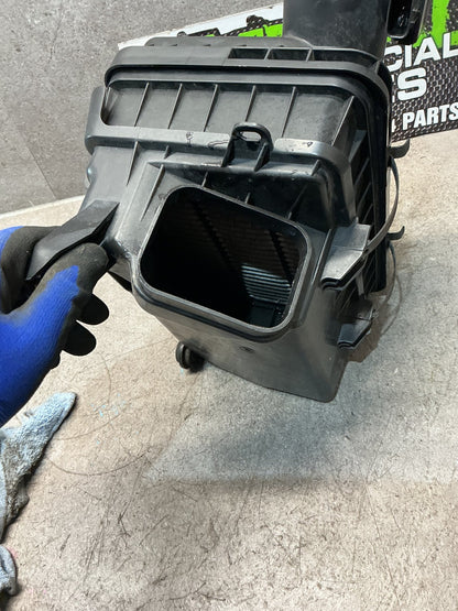 2007 Mitsubishi Outlander- Air Cleaner Assembly EFI Air Box- (TAG16072)