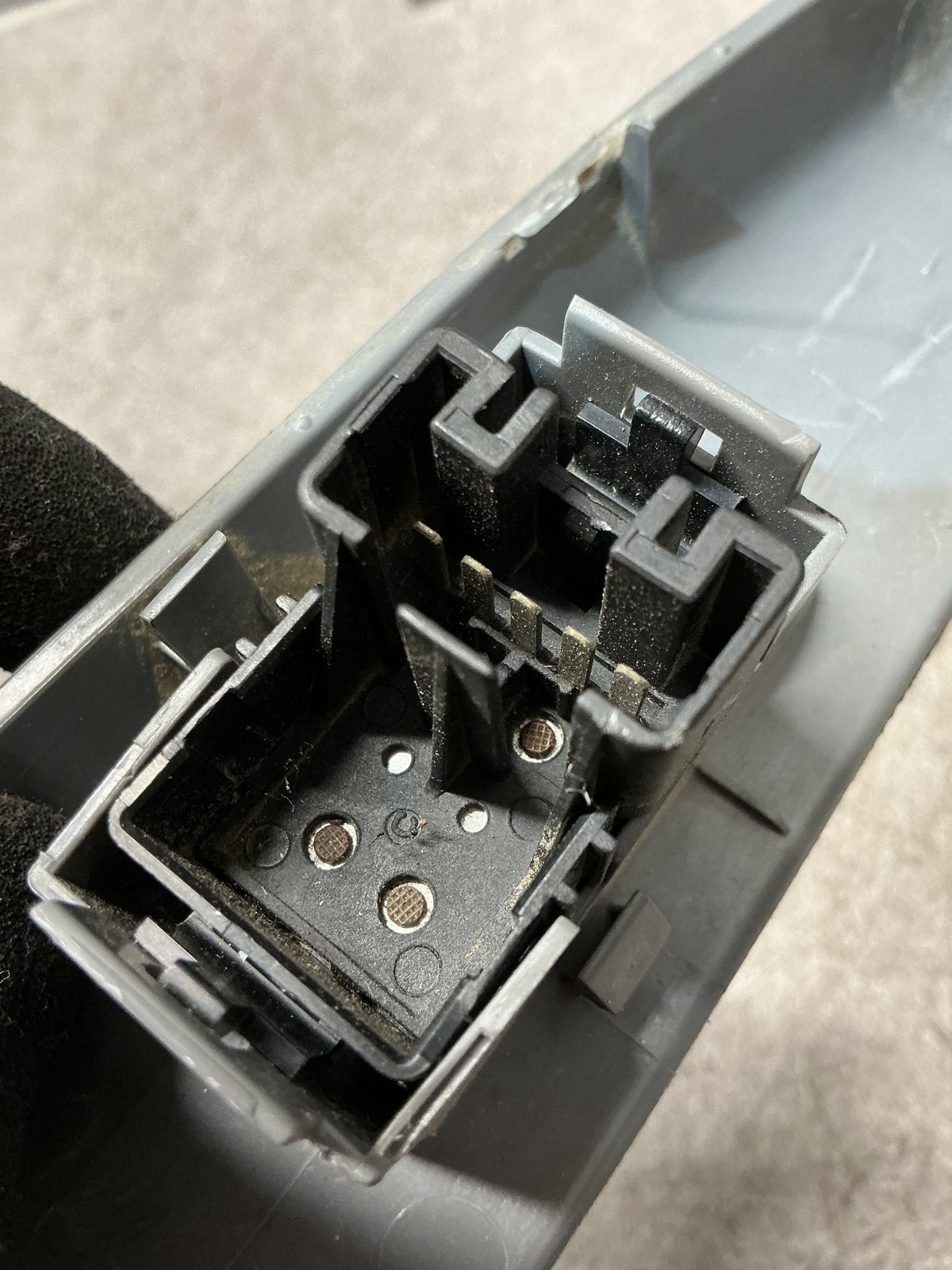 2006-2011 Toyota Hilux VII N10- Left Rear Window Switch- (TAG15830)