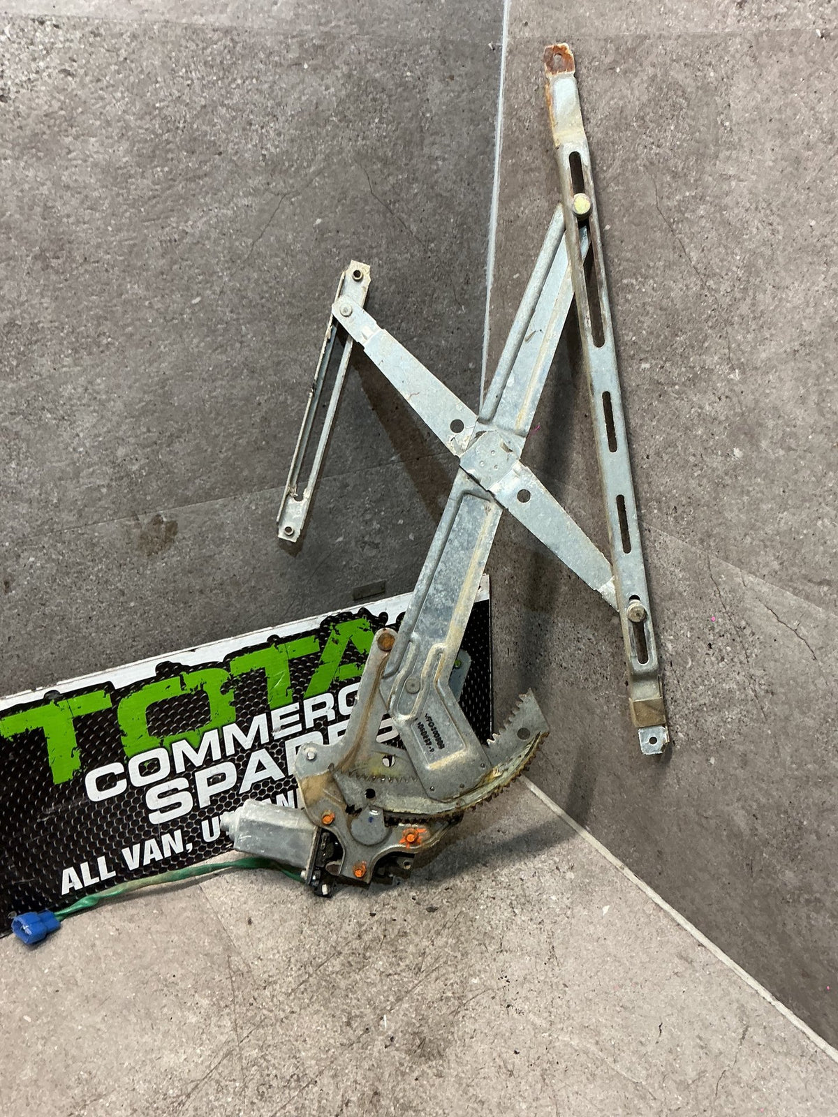 1999-2006 Mazda B-Series UN- Left Front Window Regulator/Motor- (TAG15749)