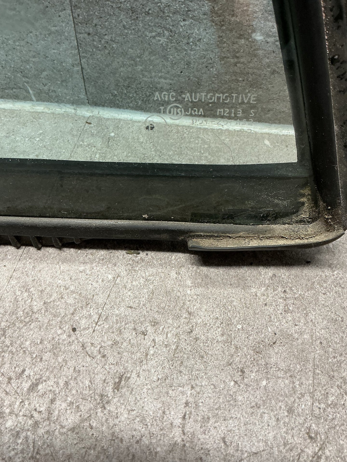 2009-2020 Suzuki Grand Vitara II JT- Left Rear Quarter Door Glass- (TAG15823)