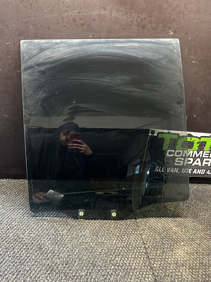 1997 Mitsubishi Pajero II V2*C- Right Rear Door Glass- (TAG9673) PN: M2L3
