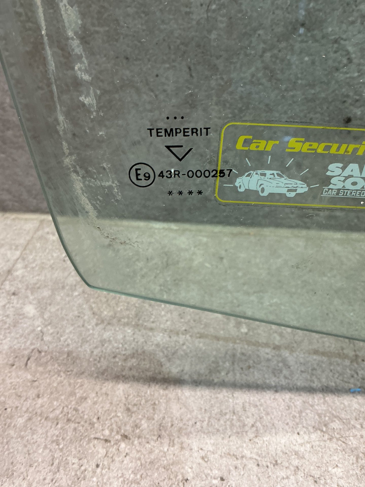 1993-2006 Nissan Terrano R20 - Right Front Door Glass - (TAG19147)