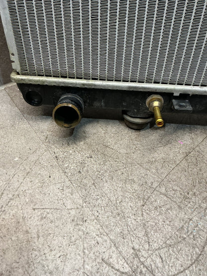 2005 Nissan Elgrand ME51- Radiator- (TAG16791)